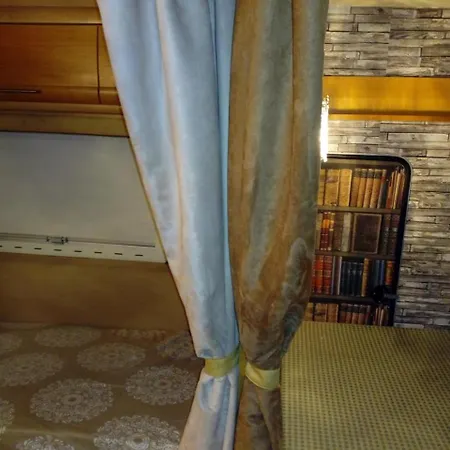 אתר קמפינג Pitsoni 2*