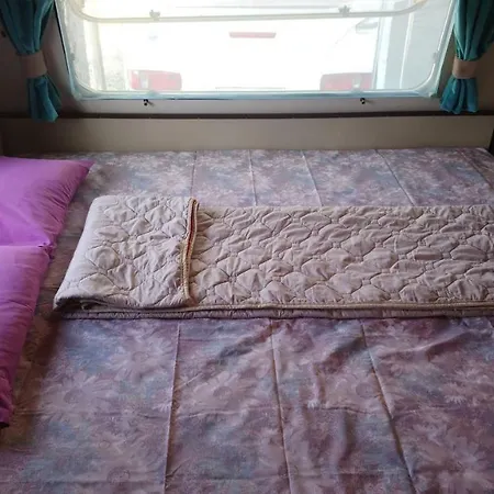 אתר קמפינג Pitsoni 2*