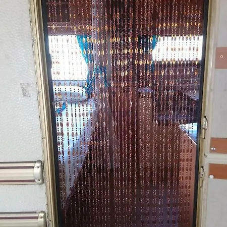 אתר קמפינג Pitsoni