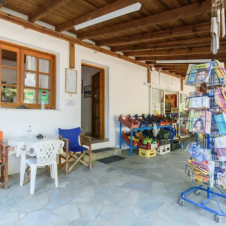 Pitsoni אתר קמפינג