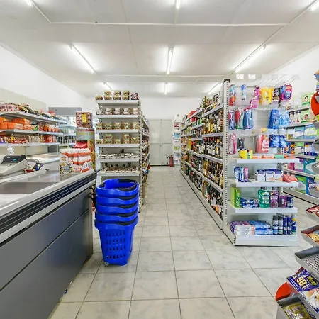 Pitsoni אתר קמפינג