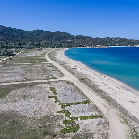 אתר קמפינג Pitsoni 2*