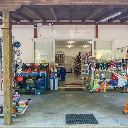 אתר קמפינג Pitsoni 2*