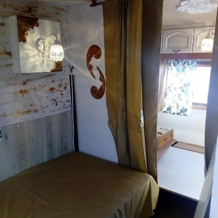 Campsite Pitsoni